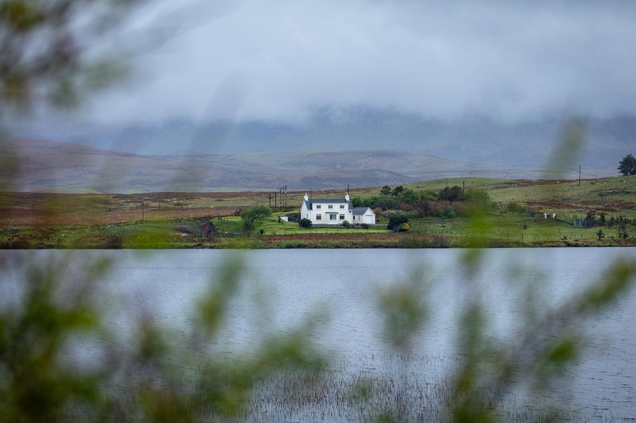 Lochside Villa Staffin Kültér fotó